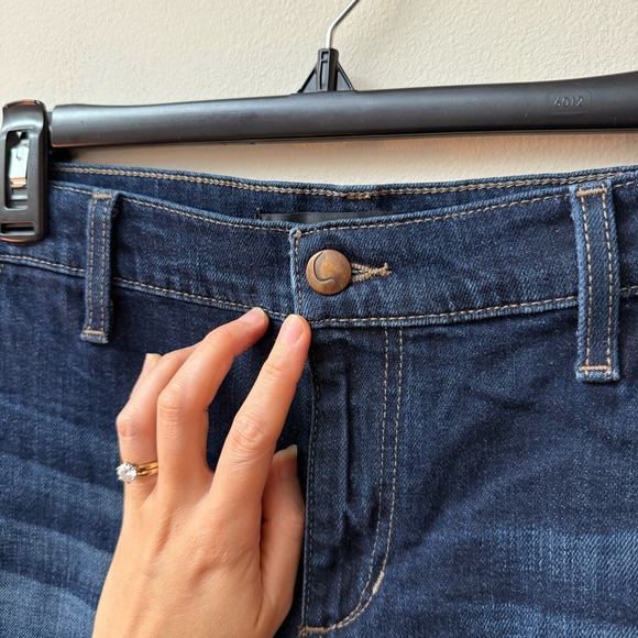 Joe’s Jeans Denim Shorts - Picture 2 of 9